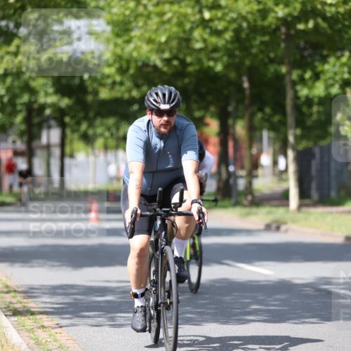 10.08.2025 - GEWOBA Citytriathlon Bremen Yannick Fuchs http://msf.ph/oto/8559074 10.08.2025 12:37:01 Radfahren 631, 678, 726, 734, 739, 982, 1033 meine-sportfotos.de
