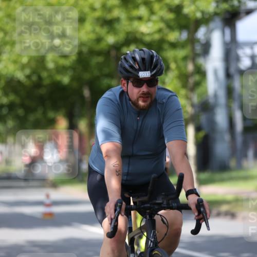 10.08.2025 - GEWOBA Citytriathlon Bremen Yannick Fuchs http://msf.ph/oto/8559077 10.08.2025 12:37:02 Radfahren 631, 678, 726, 734, 739, 982, 1033 meine-sportfotos.de