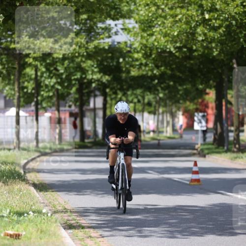 10.08.2025 - GEWOBA Citytriathlon Bremen Yannick Fuchs http://msf.ph/oto/8559082 10.08.2025 12:37:05 Radfahren 631, 678, 726, 734, 739, 804, 982, 1033 meine-sportfotos.de