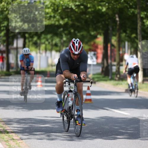 10.08.2025 - GEWOBA Citytriathlon Bremen Yannick Fuchs http://msf.ph/oto/8559096 10.08.2025 12:37:15 Radfahren 631, 726, 734, 804, 982 meine-sportfotos.de