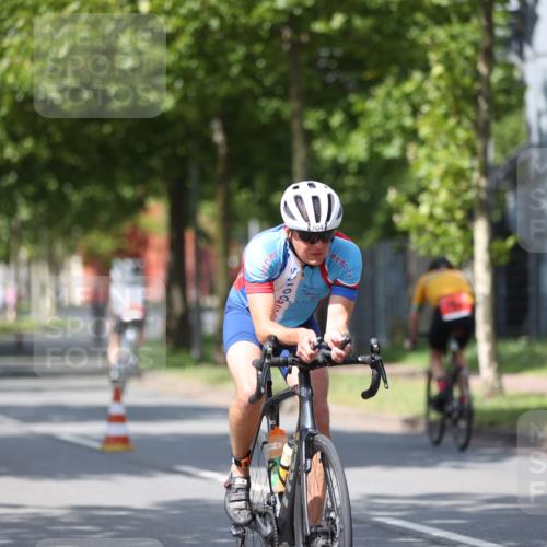 10.08.2025 - GEWOBA Citytriathlon Bremen Yannick Fuchs http://msf.ph/oto/8559101 10.08.2025 12:37:17 Radfahren 726, 804, 982 meine-sportfotos.de