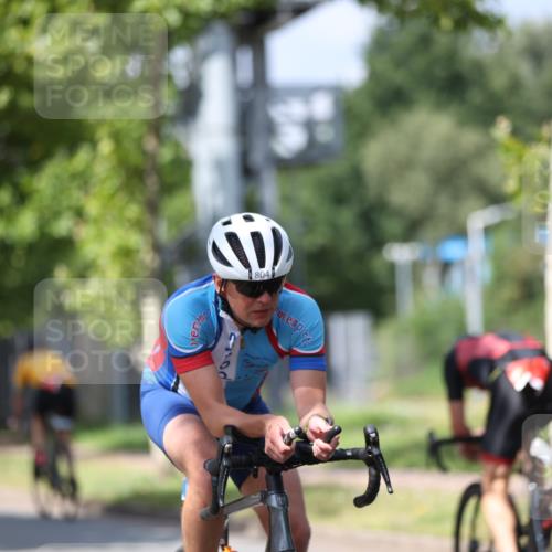 10.08.2025 - GEWOBA Citytriathlon Bremen Yannick Fuchs http://msf.ph/oto/8559103 10.08.2025 12:37:17 Radfahren 726, 804, 982 meine-sportfotos.de