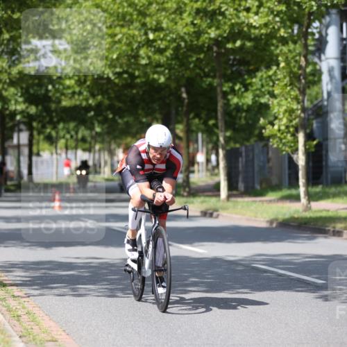 10.08.2025 - GEWOBA Citytriathlon Bremen Yannick Fuchs http://msf.ph/oto/8559113 10.08.2025 12:37:41 Radfahren 563, 603 meine-sportfotos.de