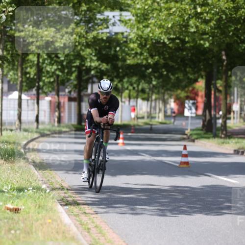 10.08.2025 - GEWOBA Citytriathlon Bremen Yannick Fuchs http://msf.ph/oto/8559119 10.08.2025 12:37:46 Radfahren 563, 603 meine-sportfotos.de