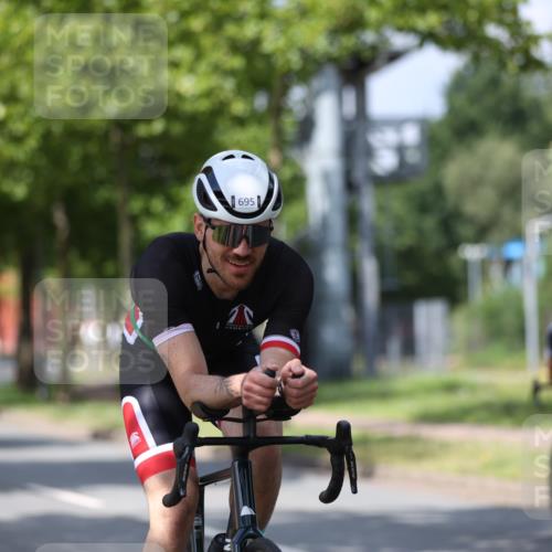10.08.2025 - GEWOBA Citytriathlon Bremen Yannick Fuchs http://msf.ph/oto/8559123 10.08.2025 12:37:47 Radfahren 563, 603, 618 meine-sportfotos.de