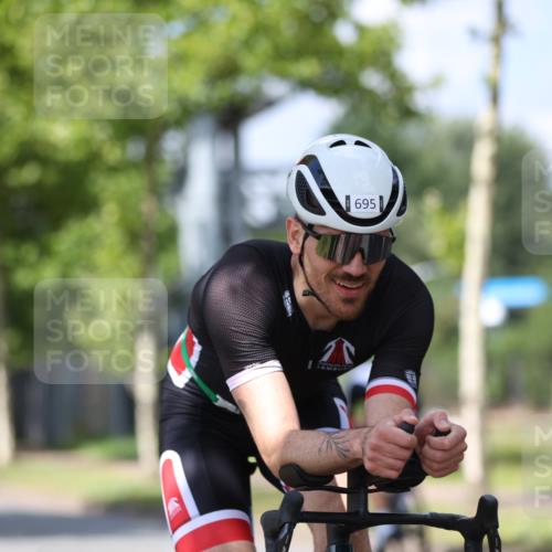 10.08.2025 - GEWOBA Citytriathlon Bremen Yannick Fuchs http://msf.ph/oto/8559124 10.08.2025 12:37:47 Radfahren 563, 603, 618 meine-sportfotos.de