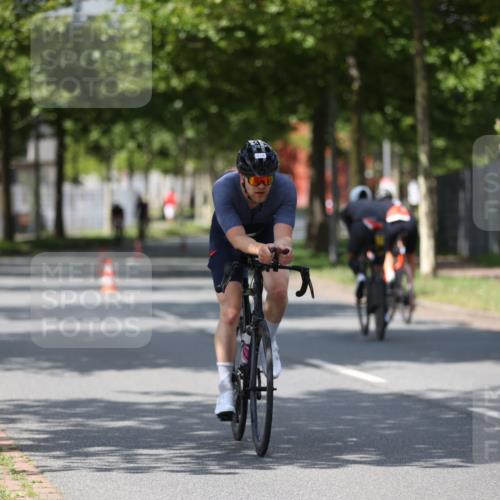 10.08.2025 - GEWOBA Citytriathlon Bremen Yannick Fuchs http://msf.ph/oto/8559128 10.08.2025 12:37:57 Radfahren 618, 761, 782 meine-sportfotos.de