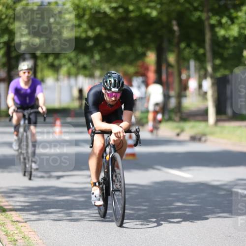 10.08.2025 - GEWOBA Citytriathlon Bremen Yannick Fuchs http://msf.ph/oto/8559135 10.08.2025 12:38:05 Radfahren 618, 671, 761, 764, 782, 784, 825, 844, 853, 1018 meine-sportfotos.de