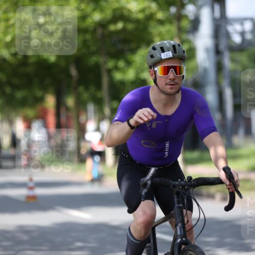 10.08.2025 - GEWOBA Citytriathlon Bremen Yannick Fuchs http://msf.ph/oto/8559142 10.08.2025 12:38:07 Radfahren 618, 671, 761, 764, 782, 784, 825, 844, 853, 1018 meine-sportfotos.de