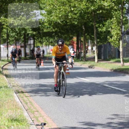 10.08.2025 - GEWOBA Citytriathlon Bremen Yannick Fuchs http://msf.ph/oto/8559145 10.08.2025 12:38:08 Radfahren 618, 671, 761, 764, 782, 784, 825, 844, 853, 1018 meine-sportfotos.de