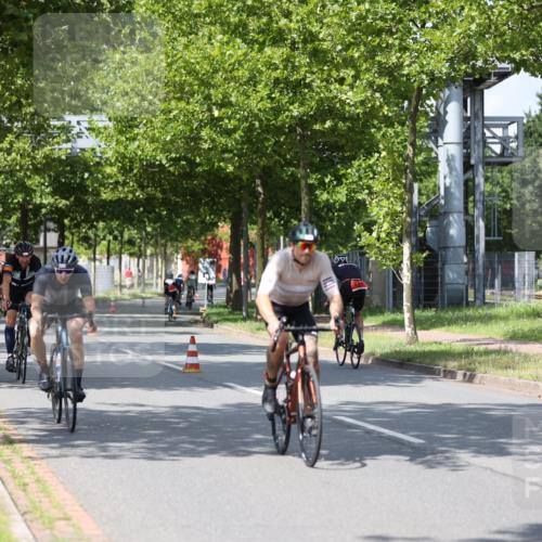 10.08.2025 - GEWOBA Citytriathlon Bremen Yannick Fuchs http://msf.ph/oto/8559154 10.08.2025 12:38:10 Radfahren 618, 671, 761, 764, 782, 784, 825, 844, 853, 1018 meine-sportfotos.de
