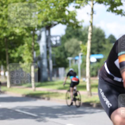 10.08.2025 - GEWOBA Citytriathlon Bremen Yannick Fuchs http://msf.ph/oto/8559163 10.08.2025 12:38:12 Radfahren 557, 618, 671, 761, 764, 782, 784, 825, 844, 853, 1018 meine-sportfotos.de
