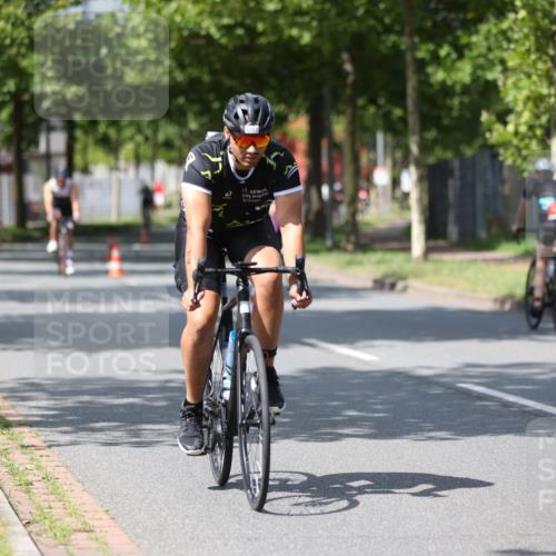 10.08.2025 - GEWOBA Citytriathlon Bremen Yannick Fuchs http://msf.ph/oto/8559164 10.08.2025 12:38:13 Radfahren 557, 671, 761, 764, 782, 784, 825, 844, 853, 1018 meine-sportfotos.de