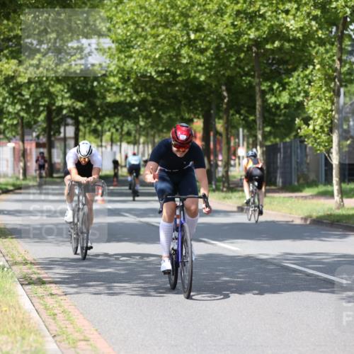 10.08.2025 - GEWOBA Citytriathlon Bremen Yannick Fuchs http://msf.ph/oto/8559189 10.08.2025 12:38:35 Radfahren 557, 634, 662, 740, 772, 797 meine-sportfotos.de