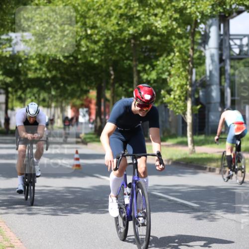 10.08.2025 - GEWOBA Citytriathlon Bremen Yannick Fuchs http://msf.ph/oto/8559191 10.08.2025 12:38:35 Radfahren 557, 634, 662, 740, 772, 797 meine-sportfotos.de
