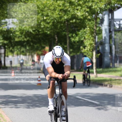 10.08.2025 - GEWOBA Citytriathlon Bremen Yannick Fuchs http://msf.ph/oto/8559193 10.08.2025 12:38:36 Radfahren 557, 634, 662, 740, 772, 797, 940 meine-sportfotos.de