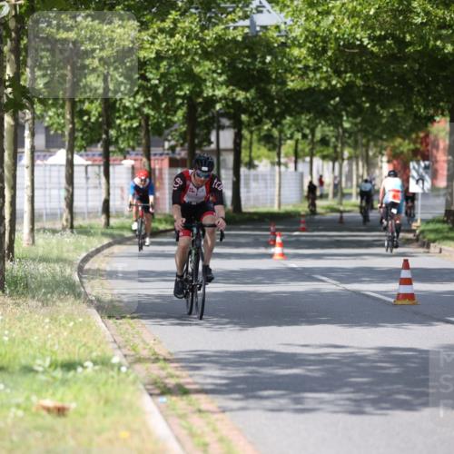 10.08.2025 - GEWOBA Citytriathlon Bremen Yannick Fuchs http://msf.ph/oto/8559198 10.08.2025 12:38:38 Radfahren 555, 634, 662, 740, 772, 797, 892, 940 meine-sportfotos.de