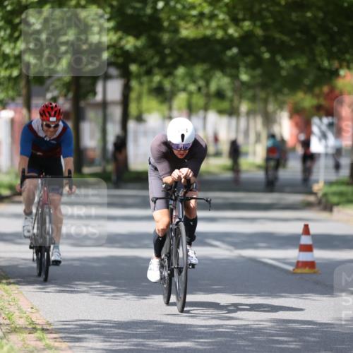 10.08.2025 - GEWOBA Citytriathlon Bremen Yannick Fuchs http://msf.ph/oto/8559206 10.08.2025 12:38:41 Radfahren 555, 634, 662, 740, 762, 772, 797, 892, 940, 1019 meine-sportfotos.de