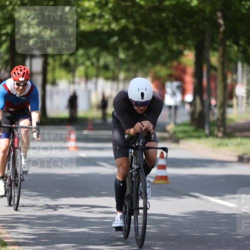 10.08.2025 - GEWOBA Citytriathlon Bremen Yannick Fuchs http://msf.ph/oto/8559209 10.08.2025 12:38:42 Radfahren 555, 634, 662, 720, 740, 762, 772, 797, 892, 940, 1019 meine-sportfotos.de