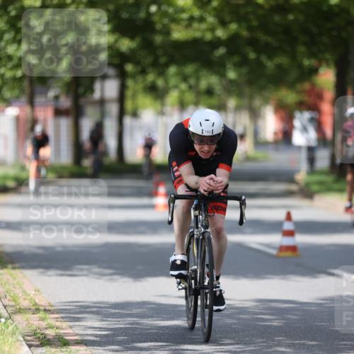 10.08.2025 - GEWOBA Citytriathlon Bremen Yannick Fuchs http://msf.ph/oto/8559215 10.08.2025 12:38:43 Radfahren 555, 634, 662, 720, 740, 762, 772, 797, 892, 940, 1019 meine-sportfotos.de