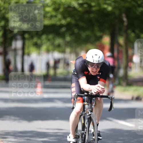 10.08.2025 - GEWOBA Citytriathlon Bremen Yannick Fuchs http://msf.ph/oto/8559217 10.08.2025 12:38:44 Radfahren 555, 634, 662, 720, 740, 762, 772, 797, 892, 940, 1019 meine-sportfotos.de