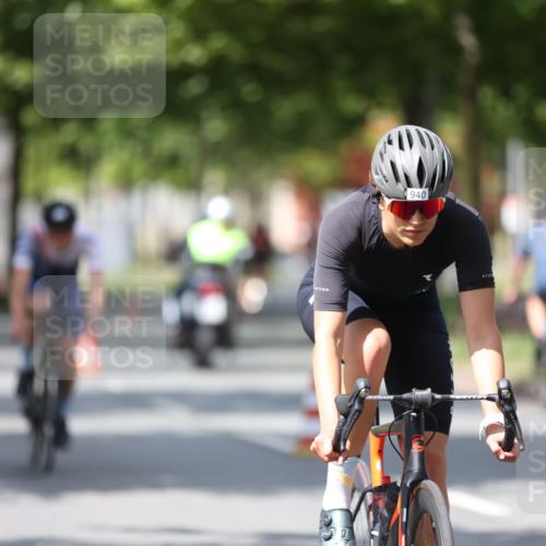 10.08.2025 - GEWOBA Citytriathlon Bremen Yannick Fuchs http://msf.ph/oto/8559228 10.08.2025 12:38:48 Radfahren 555, 634, 662, 720, 740, 762, 772, 797, 892, 940, 978, 1019 meine-sportfotos.de