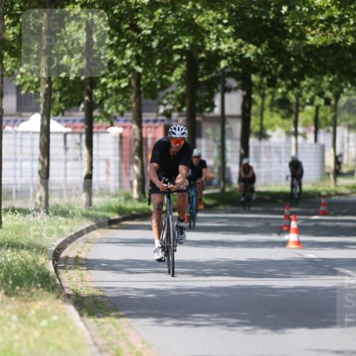 10.08.2025 - GEWOBA Citytriathlon Bremen Yannick Fuchs http://msf.ph/oto/8559250 10.08.2025 12:38:56 Radfahren 555, 658, 720, 740, 762, 772, 797, 892, 940, 969, 978, 1019 meine-sportfotos.de