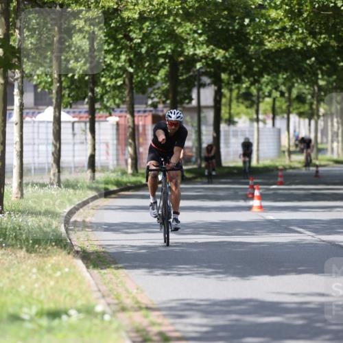 10.08.2025 - GEWOBA Citytriathlon Bremen Yannick Fuchs http://msf.ph/oto/8559252 10.08.2025 12:38:57 Radfahren 555, 658, 720, 740, 762, 797, 892, 940, 969, 978, 1019 meine-sportfotos.de