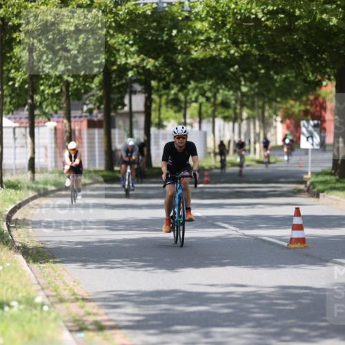 10.08.2025 - GEWOBA Citytriathlon Bremen Yannick Fuchs http://msf.ph/oto/8559262 10.08.2025 12:39:00 Radfahren 555, 658, 720, 762, 892, 900, 940, 969, 978, 1019 meine-sportfotos.de
