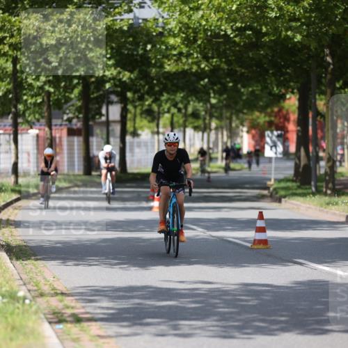 10.08.2025 - GEWOBA Citytriathlon Bremen Yannick Fuchs http://msf.ph/oto/8559264 10.08.2025 12:39:00 Radfahren 555, 658, 720, 762, 892, 900, 940, 969, 978, 1019 meine-sportfotos.de