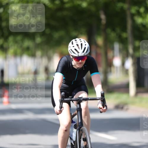 10.08.2025 - GEWOBA Citytriathlon Bremen Yannick Fuchs http://msf.ph/oto/8559282 10.08.2025 12:39:07 Radfahren 658, 696, 709, 720, 729, 900, 969, 978, 1006 meine-sportfotos.de