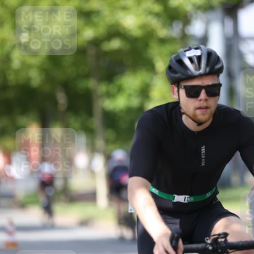 10.08.2025 - GEWOBA Citytriathlon Bremen Yannick Fuchs http://msf.ph/oto/8559297 10.08.2025 12:39:12 Radfahren 658, 696, 709, 729, 758, 900, 969, 978, 1006 meine-sportfotos.de