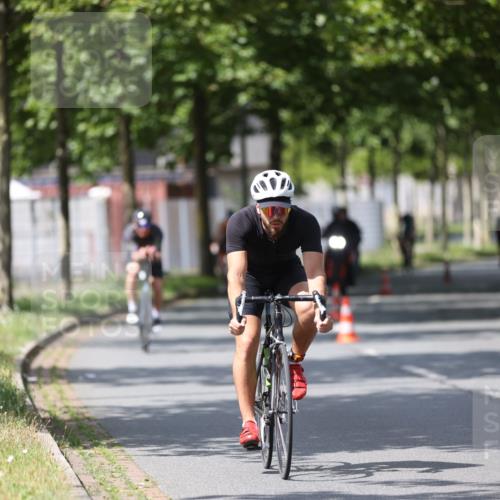 10.08.2025 - GEWOBA Citytriathlon Bremen Yannick Fuchs http://msf.ph/oto/8559318 10.08.2025 12:39:18 Radfahren 658, 696, 709, 729, 758, 869, 900, 1006 meine-sportfotos.de