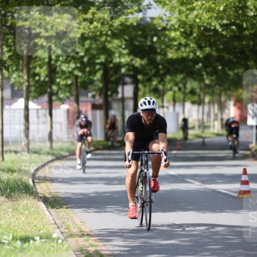 10.08.2025 - GEWOBA Citytriathlon Bremen Yannick Fuchs http://msf.ph/oto/8559319 10.08.2025 12:39:18 Radfahren 658, 696, 709, 729, 758, 869, 900, 1006 meine-sportfotos.de