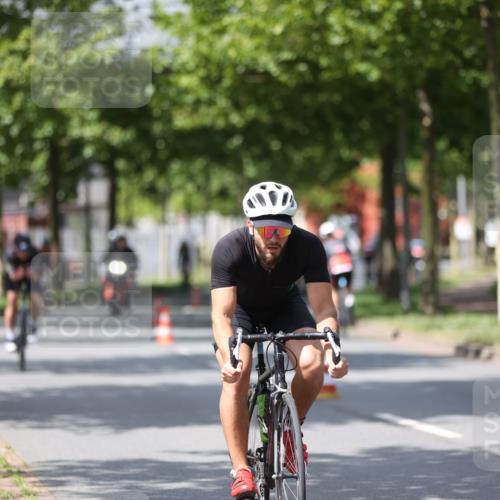 10.08.2025 - GEWOBA Citytriathlon Bremen Yannick Fuchs http://msf.ph/oto/8559320 10.08.2025 12:39:18 Radfahren 658, 696, 709, 729, 758, 869, 900, 1006 meine-sportfotos.de