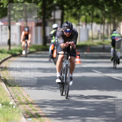 10.08.2025 - GEWOBA Citytriathlon Bremen Yannick Fuchs http://msf.ph/oto/8559324 10.08.2025 12:39:20 Radfahren 696, 709, 729, 758, 869, 900, 1006 meine-sportfotos.de