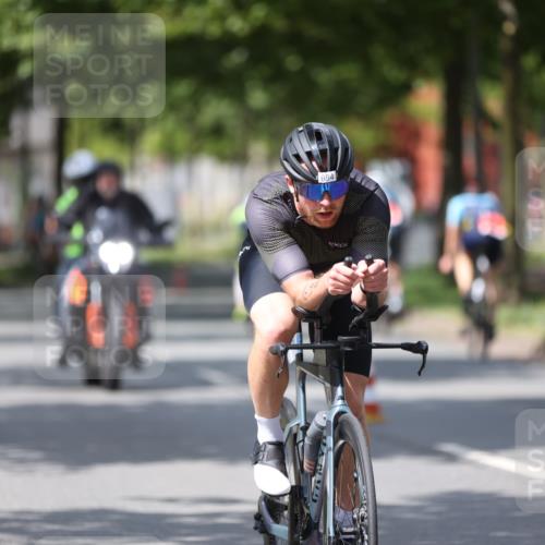10.08.2025 - GEWOBA Citytriathlon Bremen Yannick Fuchs http://msf.ph/oto/8559328 10.08.2025 12:39:21 Radfahren 696, 709, 729, 758, 869, 900, 1006 meine-sportfotos.de