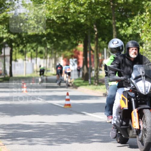 10.08.2025 - GEWOBA Citytriathlon Bremen Yannick Fuchs http://msf.ph/oto/8559333 10.08.2025 12:39:22 Radfahren 696, 709, 729, 758, 795, 869, 900, 1006 meine-sportfotos.de