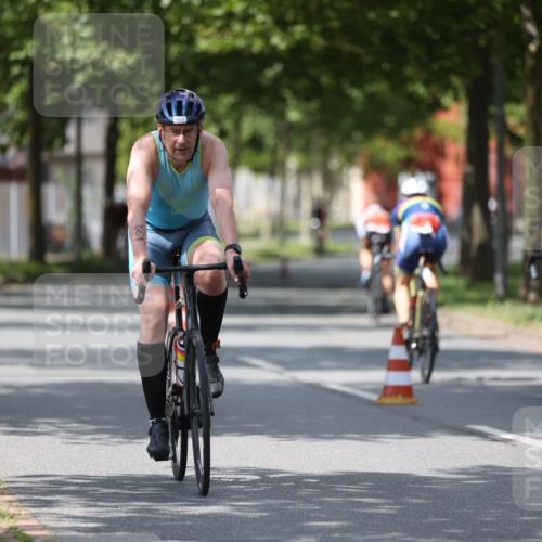 10.08.2025 - GEWOBA Citytriathlon Bremen Yannick Fuchs http://msf.ph/oto/8559337 10.08.2025 12:39:27 Radfahren 572, 709, 729, 758, 795, 869, 1006 meine-sportfotos.de