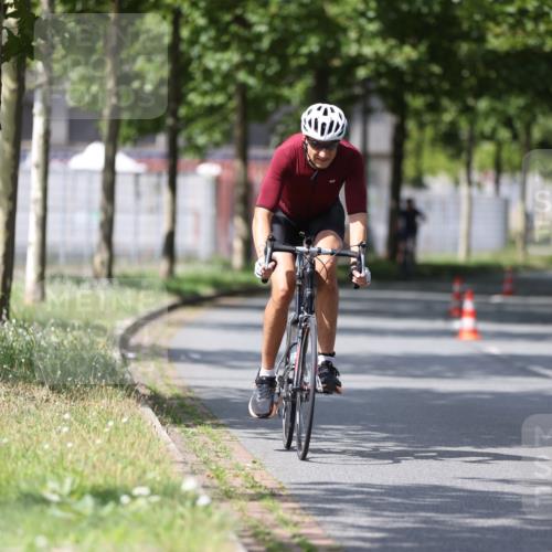 10.08.2025 - GEWOBA Citytriathlon Bremen Yannick Fuchs http://msf.ph/oto/8559344 10.08.2025 12:39:33 Radfahren 572, 758, 795, 813, 869 meine-sportfotos.de