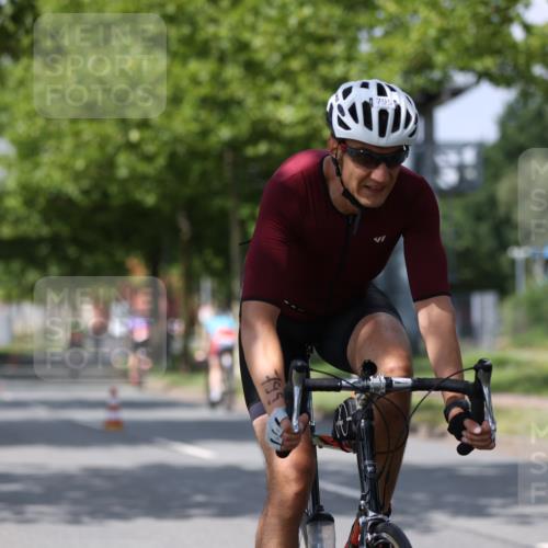 10.08.2025 - GEWOBA Citytriathlon Bremen Yannick Fuchs http://msf.ph/oto/8559350 10.08.2025 12:39:35 Radfahren 572, 758, 795, 813, 869 meine-sportfotos.de