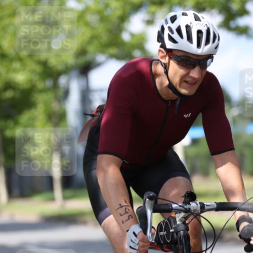 10.08.2025 - GEWOBA Citytriathlon Bremen Yannick Fuchs http://msf.ph/oto/8559351 10.08.2025 12:39:35 Radfahren 572, 758, 795, 813, 869 meine-sportfotos.de