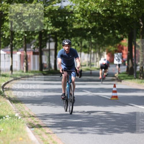 10.08.2025 - GEWOBA Citytriathlon Bremen Yannick Fuchs http://msf.ph/oto/8559362 10.08.2025 12:39:41 Radfahren 572, 589, 795, 813 meine-sportfotos.de
