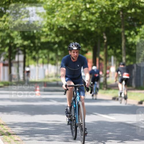 10.08.2025 - GEWOBA Citytriathlon Bremen Yannick Fuchs http://msf.ph/oto/8559363 10.08.2025 12:39:41 Radfahren 572, 589, 795, 813 meine-sportfotos.de
