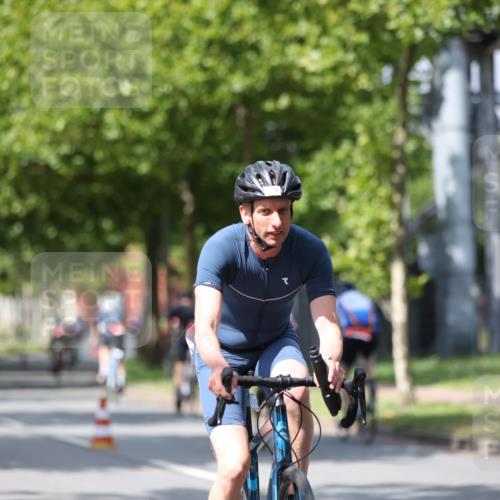 10.08.2025 - GEWOBA Citytriathlon Bremen Yannick Fuchs http://msf.ph/oto/8559366 10.08.2025 12:39:42 Radfahren 572, 589, 795, 813 meine-sportfotos.de
