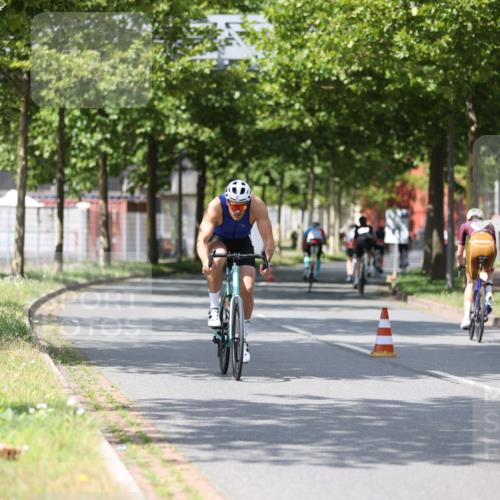 10.08.2025 - GEWOBA Citytriathlon Bremen Yannick Fuchs http://msf.ph/oto/8559369 10.08.2025 12:39:47 Radfahren 572, 589, 795, 813 meine-sportfotos.de