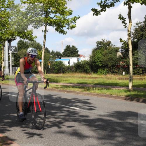 10.08.2025 - GEWOBA Citytriathlon Bremen Yannick Fuchs http://msf.ph/oto/8559425 10.08.2025 10:55:52 Radfahren 93, 117, 119, 207, 480, 485 meine-sportfotos.de
