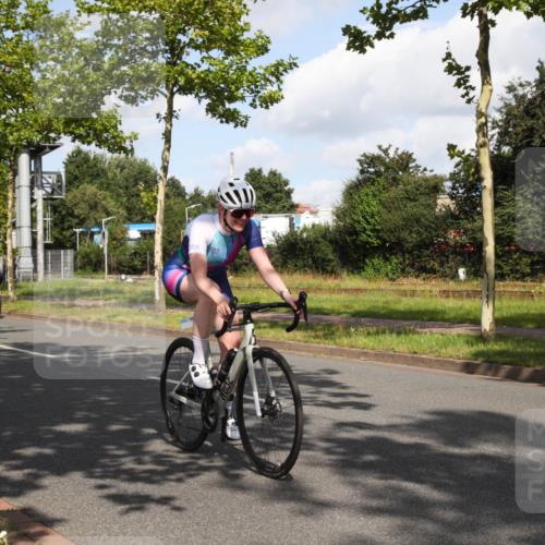 10.08.2025 - GEWOBA Citytriathlon Bremen Yannick Fuchs http://msf.ph/oto/8559431 10.08.2025 10:56:01 Radfahren 69, 93, 99, 119, 207, 466, 485, 497 meine-sportfotos.de