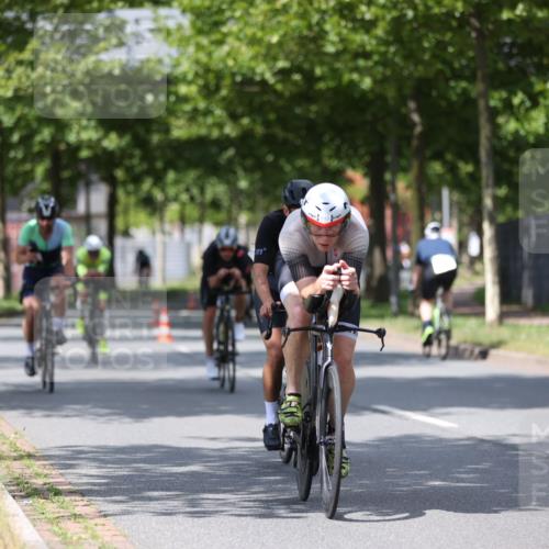 10.08.2025 - GEWOBA Citytriathlon Bremen Yannick Fuchs http://msf.ph/oto/8559476 10.08.2025 12:40:01 Radfahren 589, 596, 690, 706, 721, 779, 831, 880, 883, 896, 1028 meine-sportfotos.de