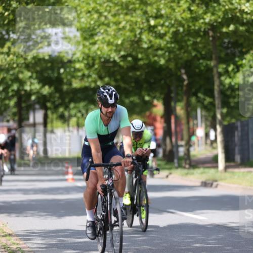 10.08.2025 - GEWOBA Citytriathlon Bremen Yannick Fuchs http://msf.ph/oto/8559484 10.08.2025 12:40:02 Radfahren 589, 596, 690, 706, 721, 779, 831, 880, 883, 896, 1028 meine-sportfotos.de